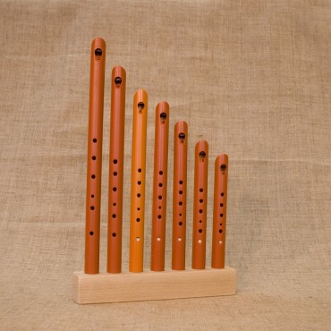 Комплект свирелей (7 тональностей: C, D, E, F, G, A, H) с подставкой